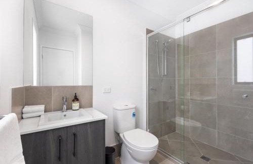 Browns Plains House | Cozy 3BR Retreat at Browns Plain – Ideal for Your Getaway