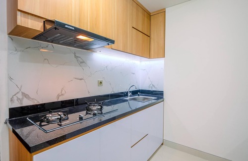 Bekasi Apartment | Stylish 2Br Corner Apartment with Kitchen in Cibubur