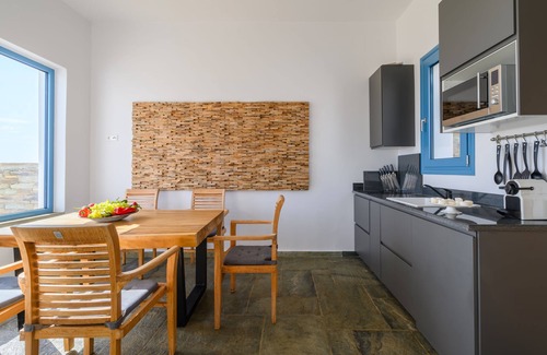 Gavrio House | Inviting Beach House with Pool and Oceanfront Views