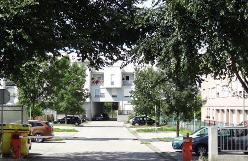 Zagreb Apartment | Top-Rated Apartment with Free Parking for Families