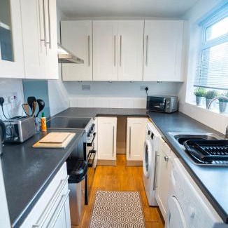 Nuneaton Apartment | Comfortable House in Nuneaton for 5 with Free Parking