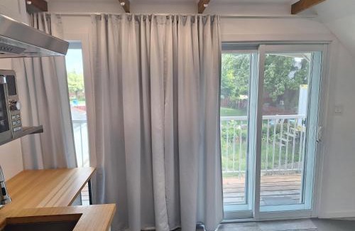 Saint-Hubert Apartment | Cozy Non-Smoking Studio with Breakfast - Rated 9.2/10!