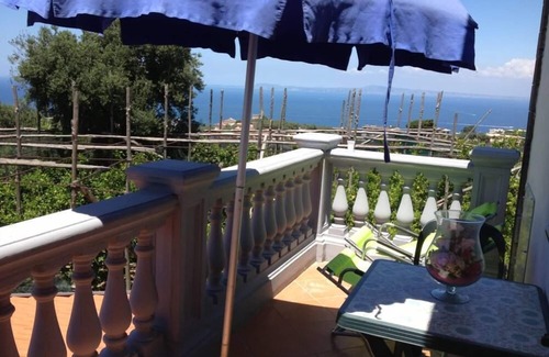Schiazzano Apartment | Inviting Sea View Flat with Pool and Free WiFi
