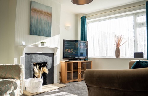 Wolverton House | Comfortable 3-Bedroom House with Family-Friendly Amenities