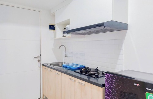 South Tangerang Apartment | Cozy Urban Studio with Pool & Breakfast in Serpong
