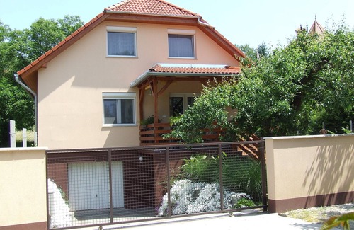 Fonyod House | Well-kept apartment in Fonyod for 4-5 people within walking distance of the lake - new air conditioning