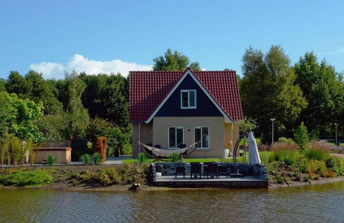 Westerbork House | Relaxing House with Spa and Bubble Bath Near Assen