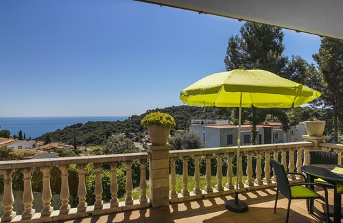 Canyelles House | Oceanfront Retreat with Pool and Breathtaking Sea Views