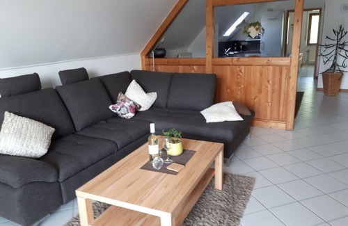 Osann Apartment | Charming Vineyard Retreat: 9.8 Rated with Pool & Spa