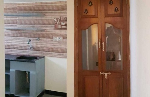 Bengaluru House | Conveniently Located 2BHK Flat with Kitchen Amenities