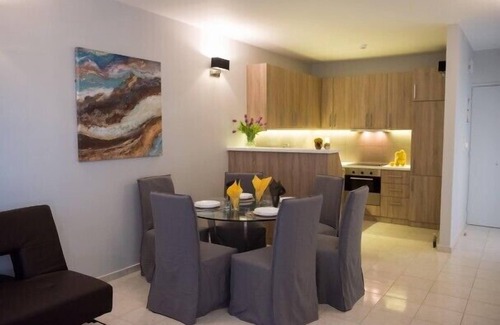 Kariotai Apartment | Convenient 2BR Apartment in Lefkada with Breakfast Included