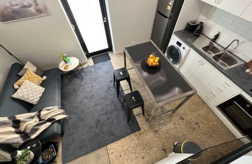 Devonport Apartment | Well located Apt with Loft Bedroom & Aircon