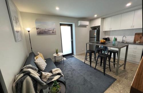 Devonport Apartment | Conveniently Located Apartment with Loft & Air Conditioning