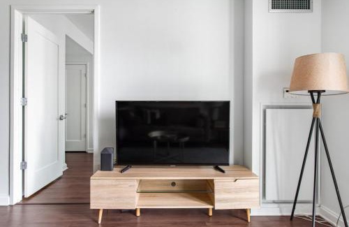 East Cambridge Apartment | Convenient Kendall Square 1BR with Pool and Courtyard