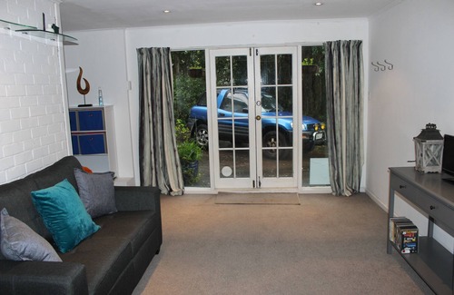St. Heliers Apartment | Quiet & Convenient Hotel with Spa and Pet-Friendly Amenities