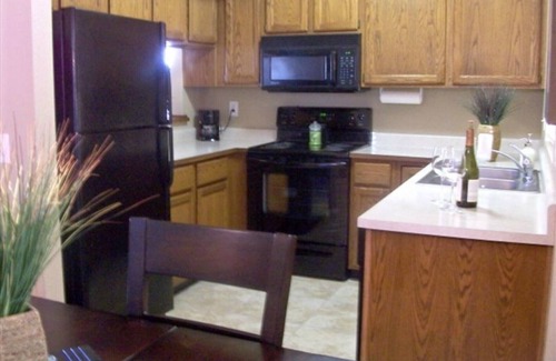 Peacock Village House | Immaculate Stay in a Prime Location with Family-Friendly Amenities