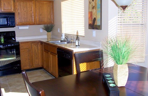 Peacock Village House | Immaculate Stay in a Prime Location with Family-Friendly Amenities