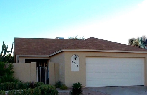 Peacock Village House | Immaculate Stay in a Prime Location with Family-Friendly Amenities