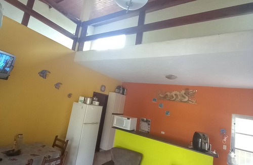 Loty House | Cozy Semi-Detached House Steps from the Beach in Itanhaém
