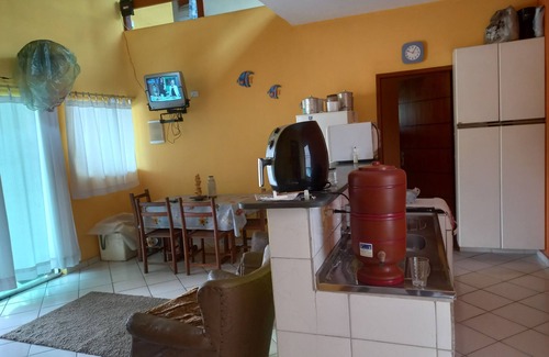 Loty House | Cozy Semi-Detached House Steps from the Beach in Itanhaém