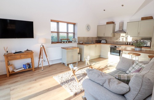 Cheshire West and Chester Cottage | Idyllic Well View Cottage with Garden in Tarporley