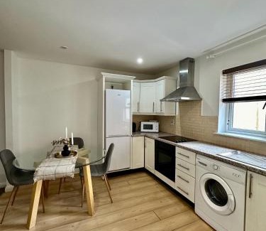 Waterford Apartment | Family-Friendly Wellington Duplex Apartment Awaits You