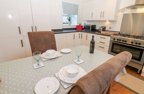 Richmond Cottage | Pet-Friendly Wellington Lodge Cottage in Middleton Tyas