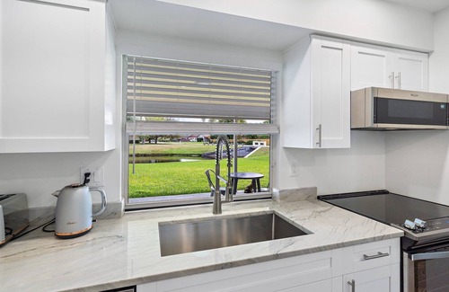 Wellington House | Experience Wellington Paradise on the Water - Rated 10/10