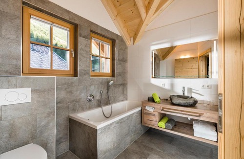 Sankt Leonhard im Pitztal Ski Chalet | Pet-Friendly Wellnesshüttendorf Wiese with Spa & Pool