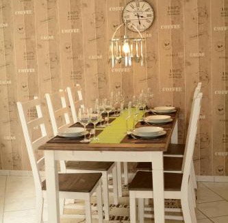 Waldkonigen Apartment | Wellness-Ferienwohnung-EifelErnstbergblick 1