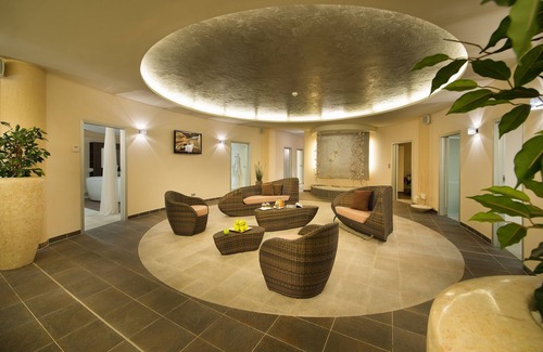 Hluboka nad Vltavou Hotel | Indulge at Wellness Hotel Diamant - 5-Star Spa Retreat