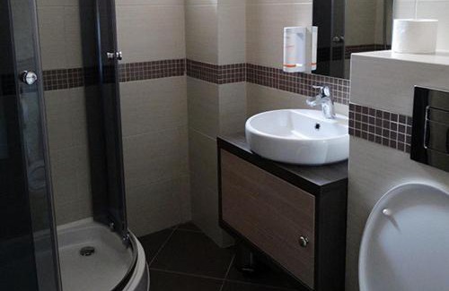 Vinne Hotel | Relaxing Wellness Hotel Vinnay with Oceanfront Pool Access