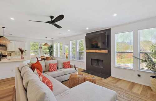 Sachse House | Relaxing Wellness Oasis with Pool and Fire Pit Retreat
