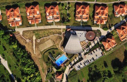 Dunaszentmiklos Apartment | Wellness Park Apartman: Oceanfront Oasis with Spa & Pool