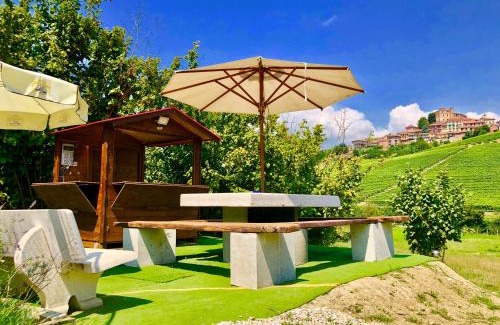 Roddi Apartment | Relaxing Wellness Suite Na' Canuna' with Hot Tub & Pool