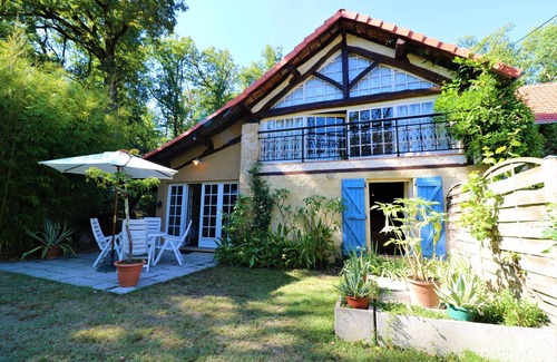 Meilhan Villa | Relaxing Wellness Villa with Saltwater Pool & Sauna Retreat