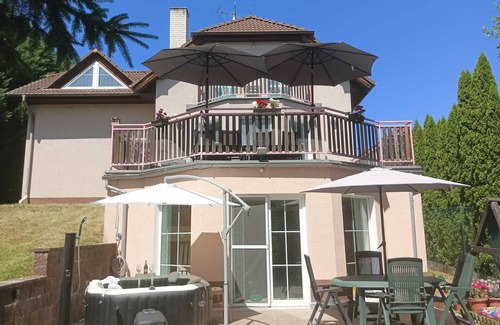 Vranov Villa | Relax Villa Near Prague with Pool, Sauna & Gaming Options