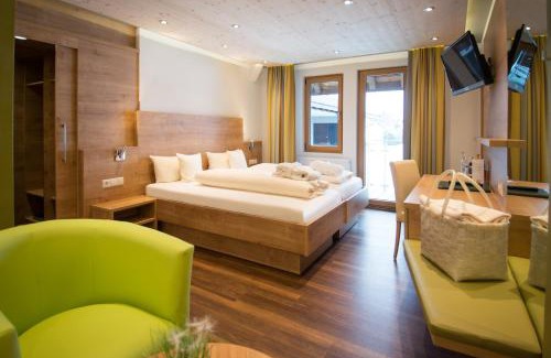 Uehlingen-Birkendorf Hotel | Relax at Wellnesshotel Sonnenhof & Sonnhalde with Ocean Views