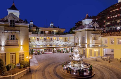 Maurach Resort | Relax in Wellnessresidenzsuite at Der Alpine Kraftplatz
