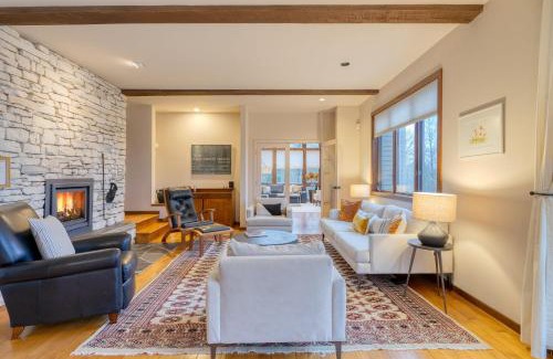 West Stockbridge House | Unwind at Wellspring by AvantStay with Indoor Pool Views