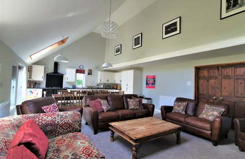 Llanfyrnach House | Pet-Friendly Wellstone Cottages with Ocean View & Spa