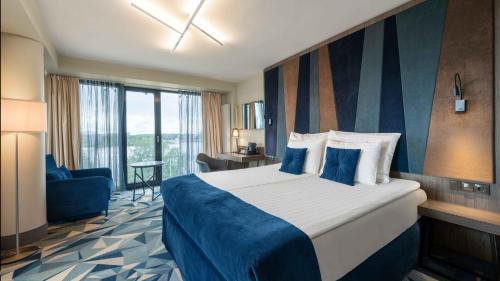 Old Town Hotel | Experience the Wellton Riverside SPA Hotel with Ocean Views