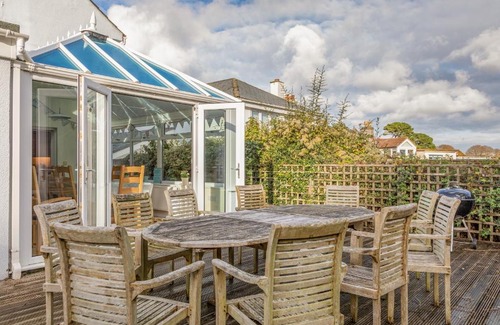 Salcombe House | Discover Welsummer: Family-Friendly 4-Star Retreat
