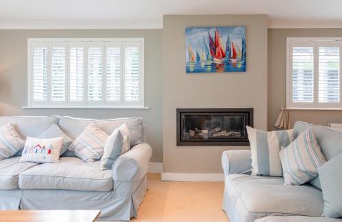 Salcombe House | Discover Welsummer: Family-Friendly 4-Star Retreat