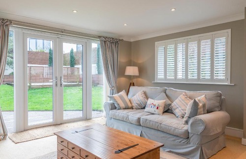 Salcombe House | Discover Welsummer: Family-Friendly 4-Star Retreat