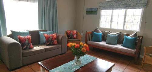 Hluhluwe Apartment | Family-Friendly Weltevreden Cottage at Ngweni Game Farm
