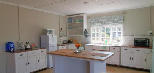 Hluhluwe Apartment | Family-Friendly Weltevreden Cottage at Ngweni Game Farm