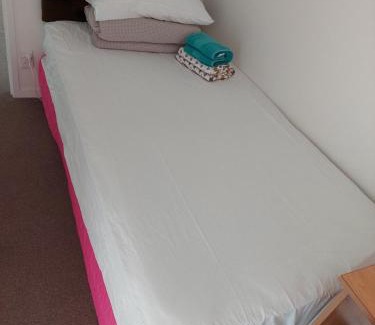 Glenfield House | Wendy's Holiday Home: Family-Friendly Stay with Breakfast