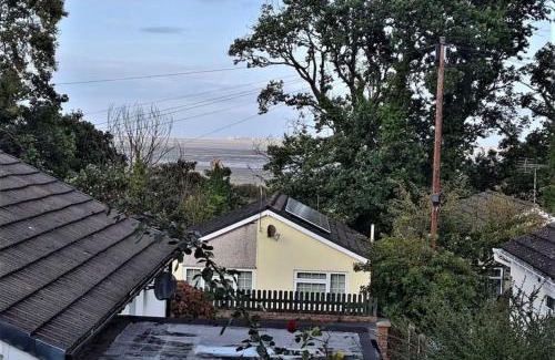 Holywell House | Top-Rated Wenford Dorma Bungalow: Pet and Child Friendly