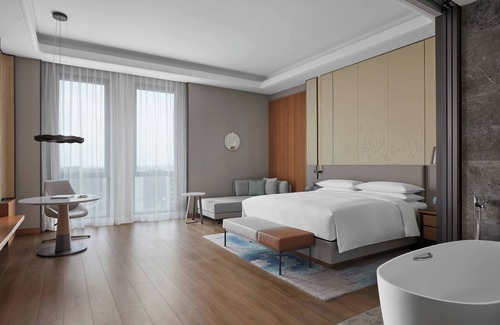 Longwan Hotel | Experience Wenzhou Airport Marriott: 4-Star Comfort Awaiting